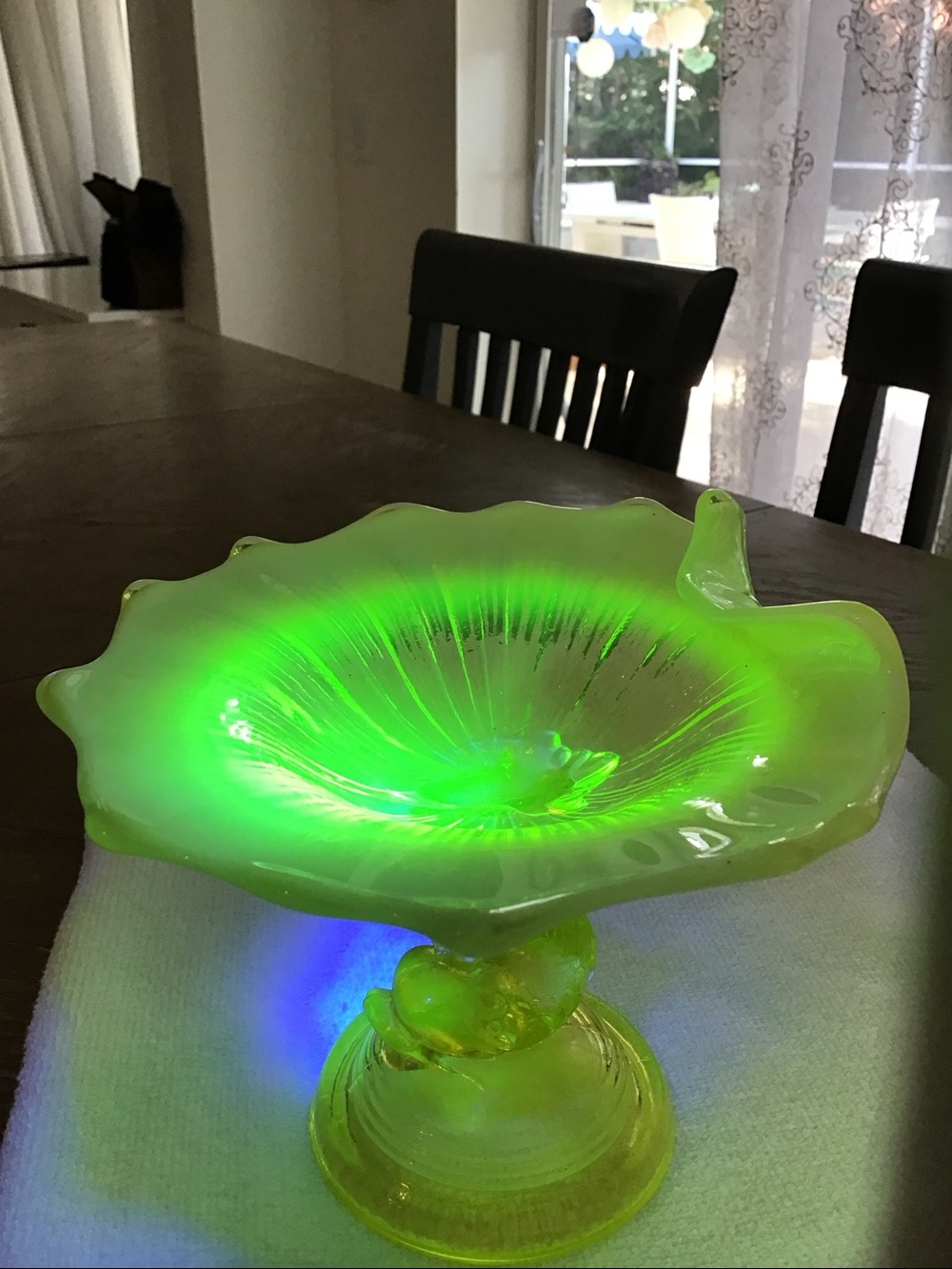 Vintage Vaseline uranium glass dolphin/fish stem compote - Picture 4 of 11